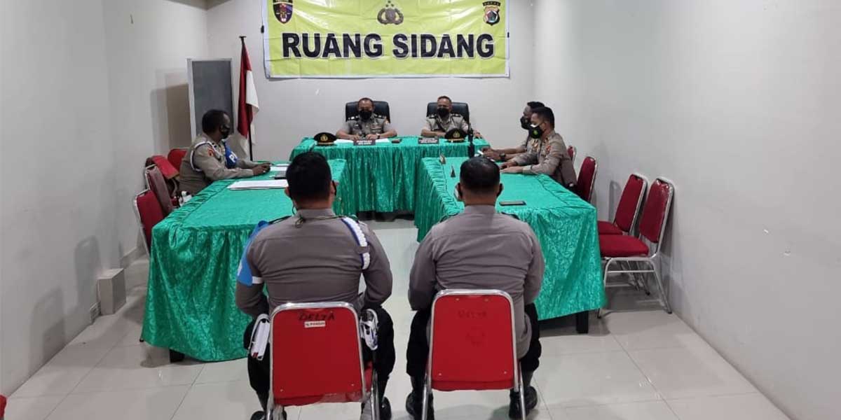 oknum-anggota-polsek-kp3-pomako-yang-viral-di-lambe-turah-disidang-propam